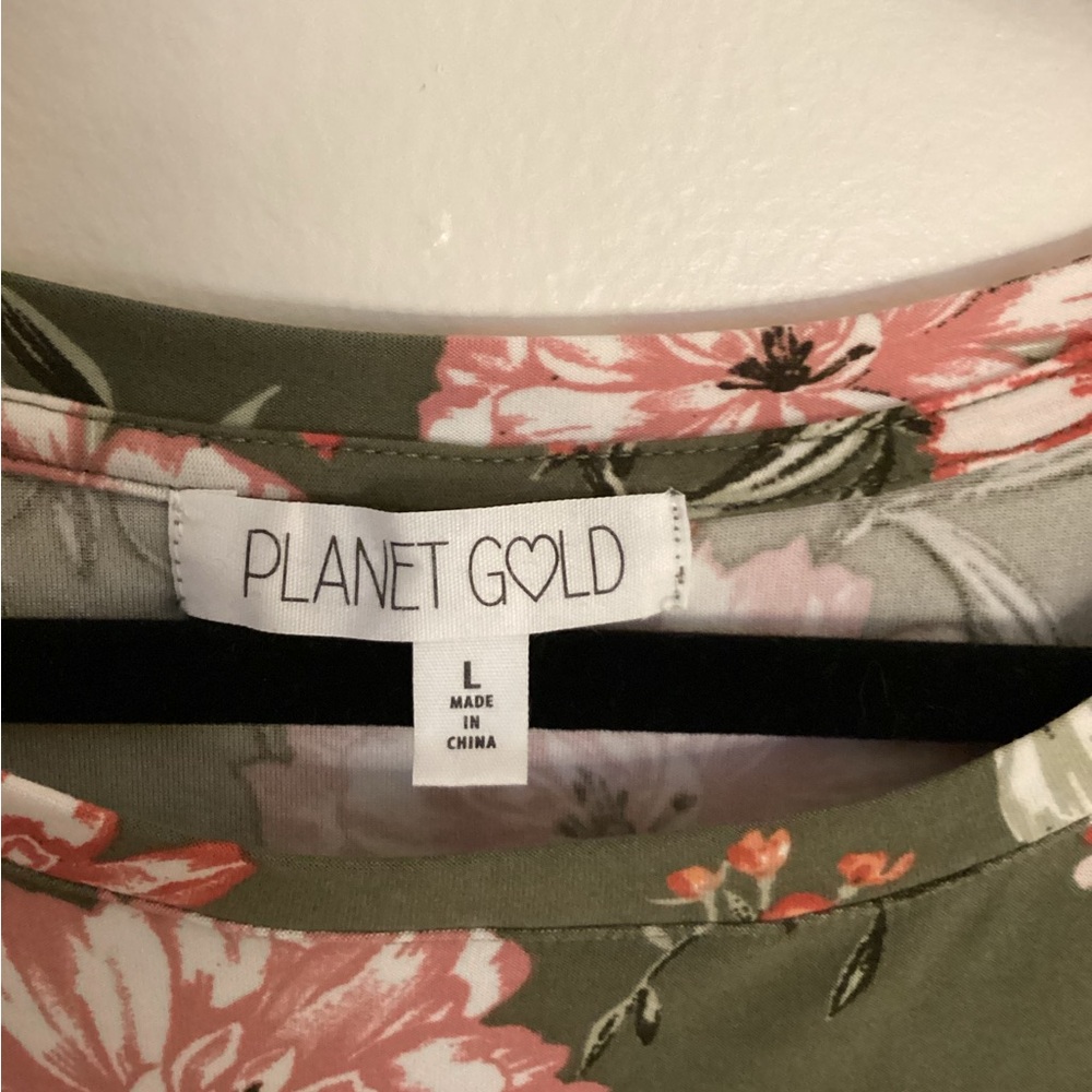 Planet Gold only worn once large green flowered shirt.